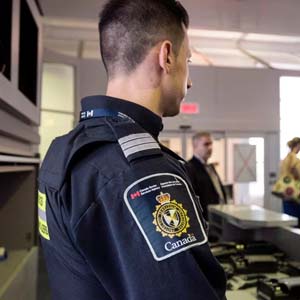 ورود به کانادا با مجوز کار یا تحصیل | نکاتی که باید در مرز بدانید